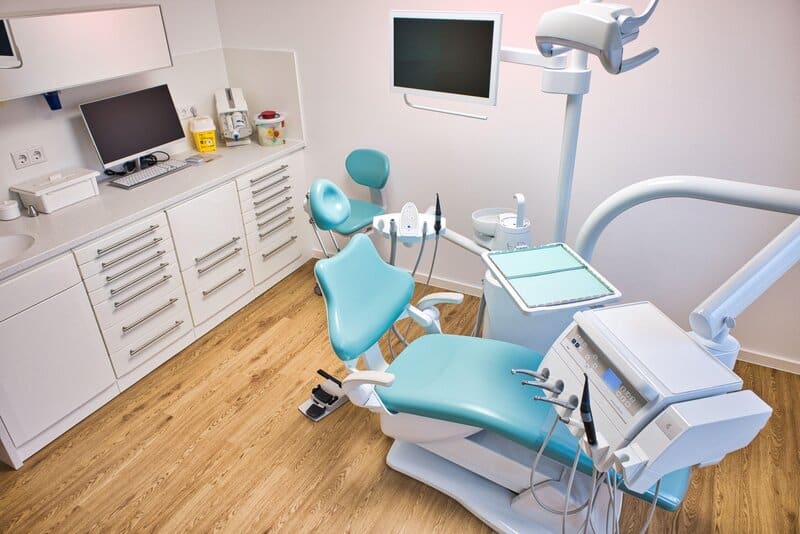 Behandlungszimmer Zahanrzt Giessen - Zahnzentrum Dr. Röder und Kollegen