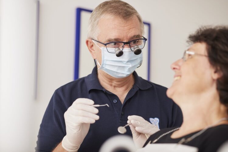 Welche Faktoren beeinflussen den Verlauf einer Karies - Zahnarzt Giessen Dr. Roeder